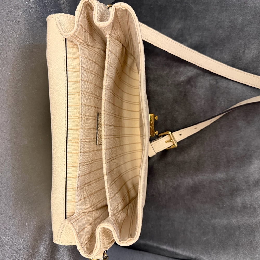 Louis Vuitton Ivory Crossbody Bag - Picture 4 of 7